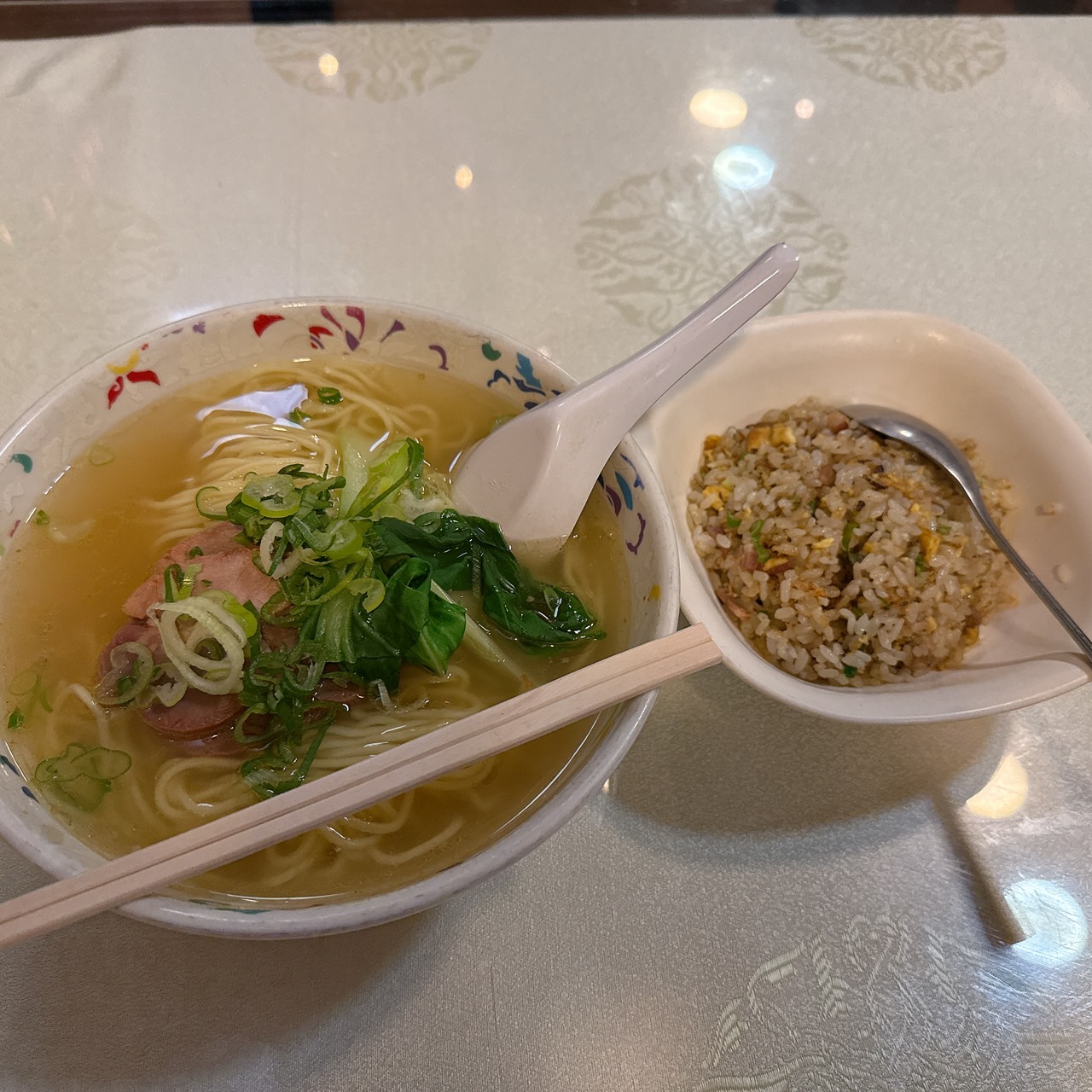 JR六甲道駅近の中華料理東亜食堂ラーメン炒飯